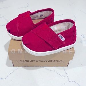 Toms classic shoes